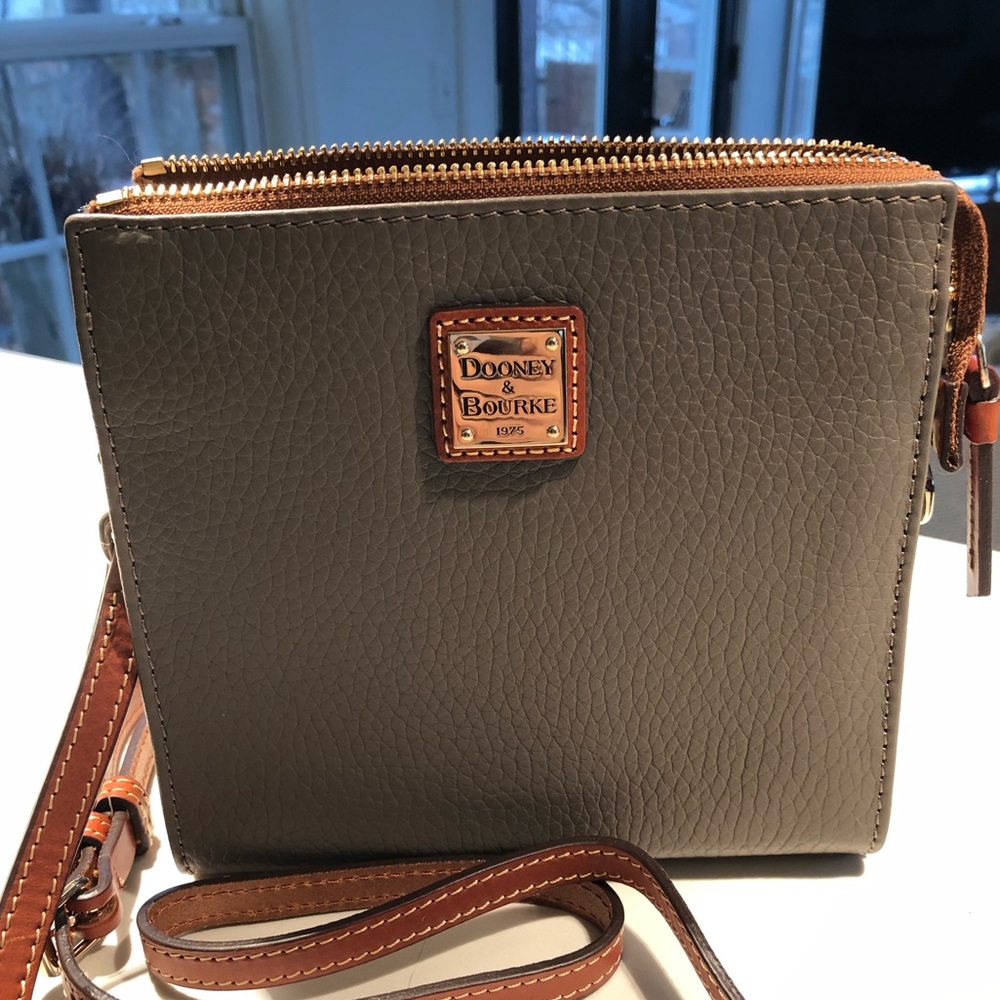 Dooney Bourke pebble grain Janine crossbody
